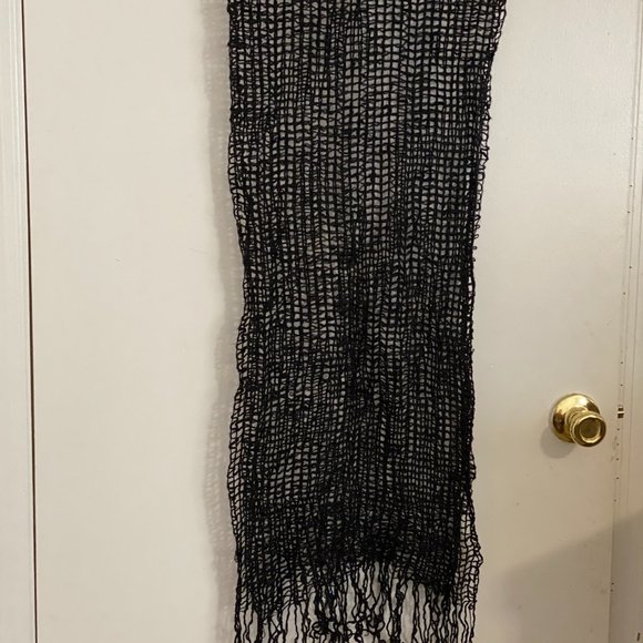 Vintage Open Weave Black Accent Scarf/Shawl - Picture 5 of 15